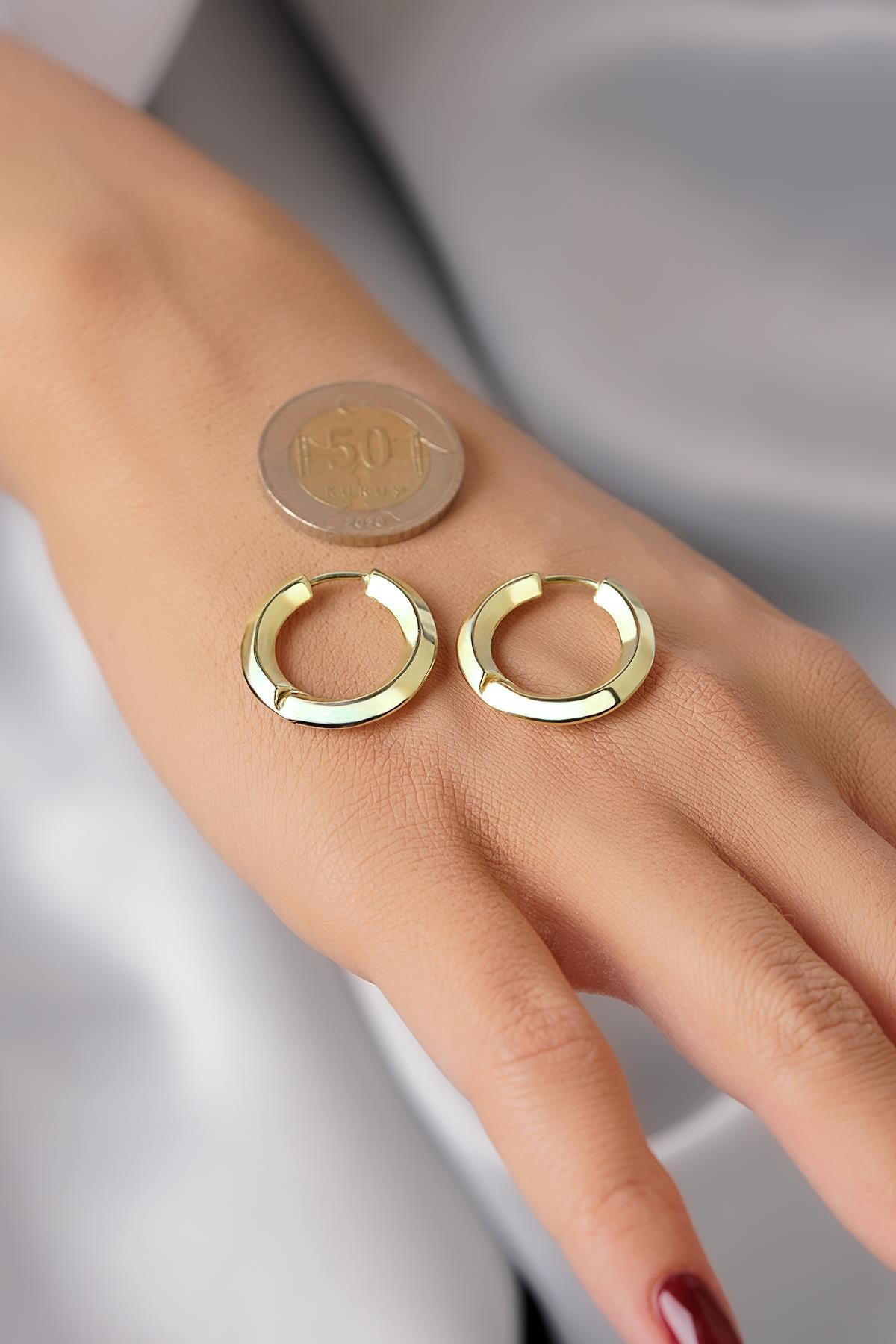 14K Gold Symmetrical Cut Hoop Earrings