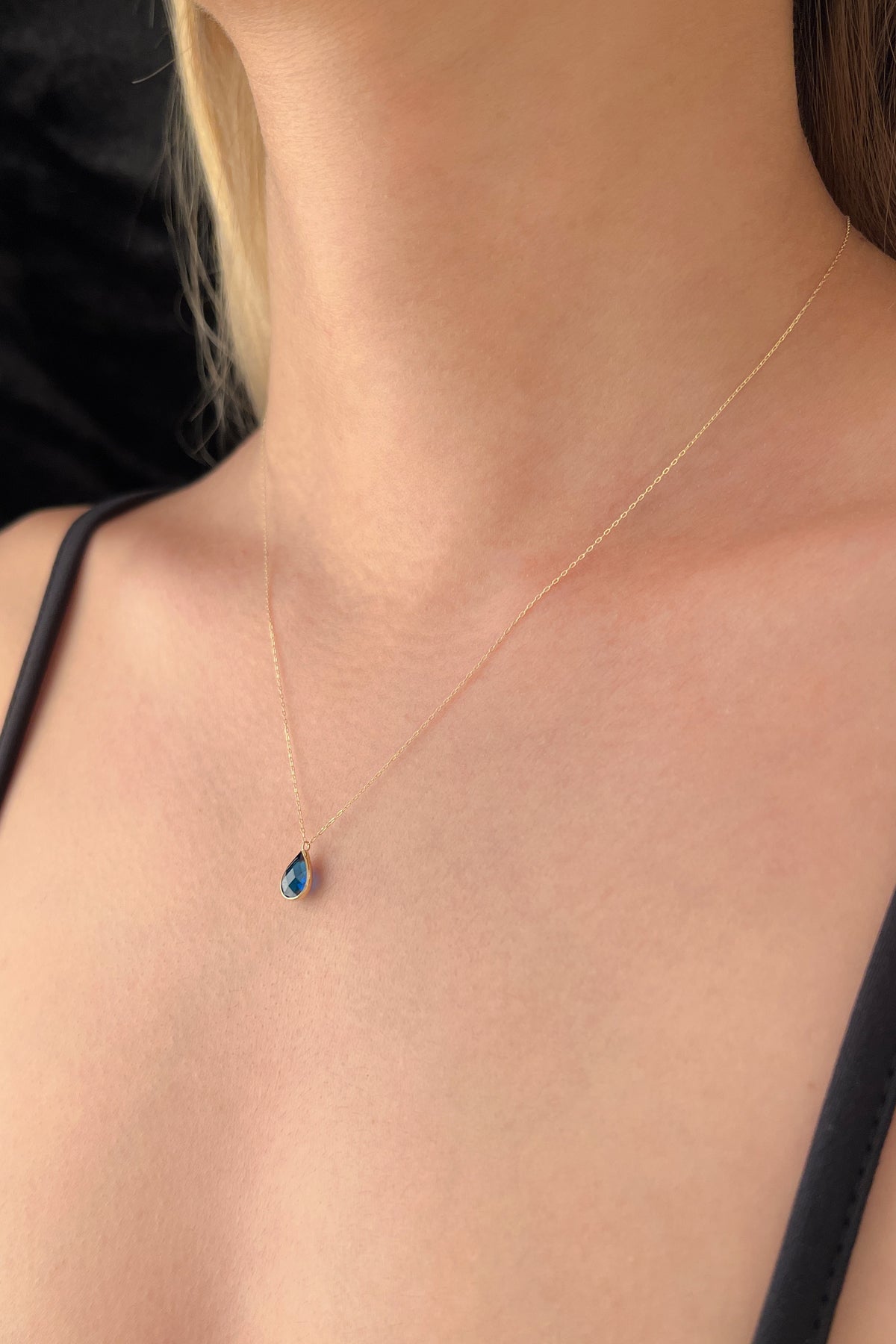 14K Gold Teardrop Shape Sapphire Stone Necklace