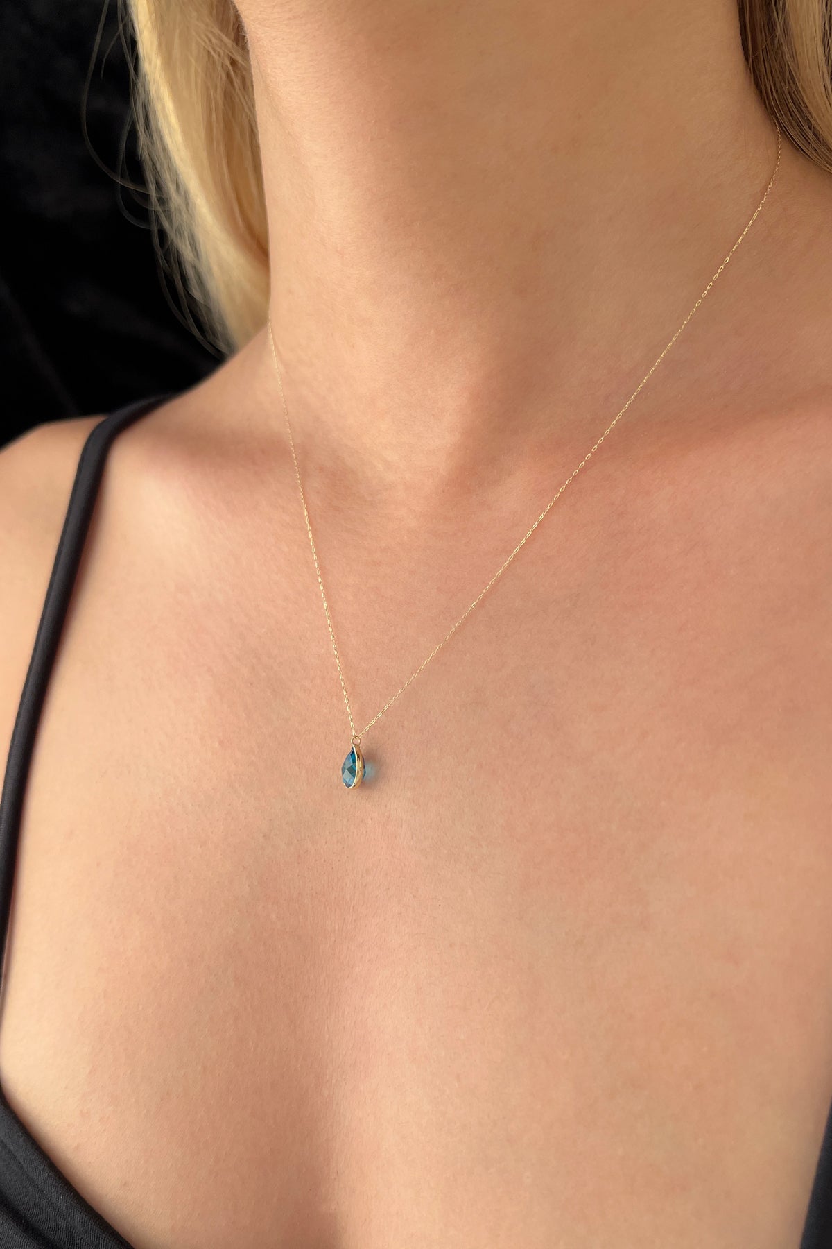 14K Gold Teardrop Shape Stone Aquamarine Necklace