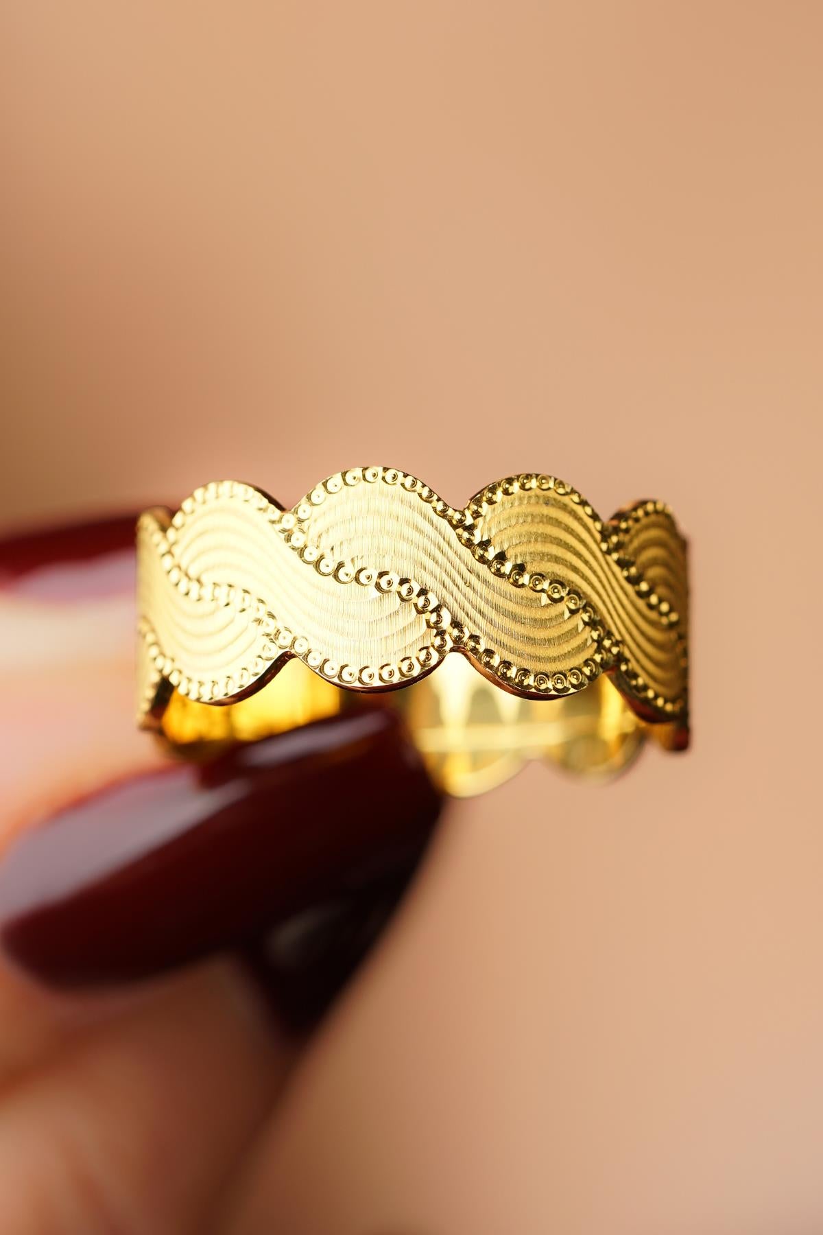 14K Gold Tesoro Wedding Band