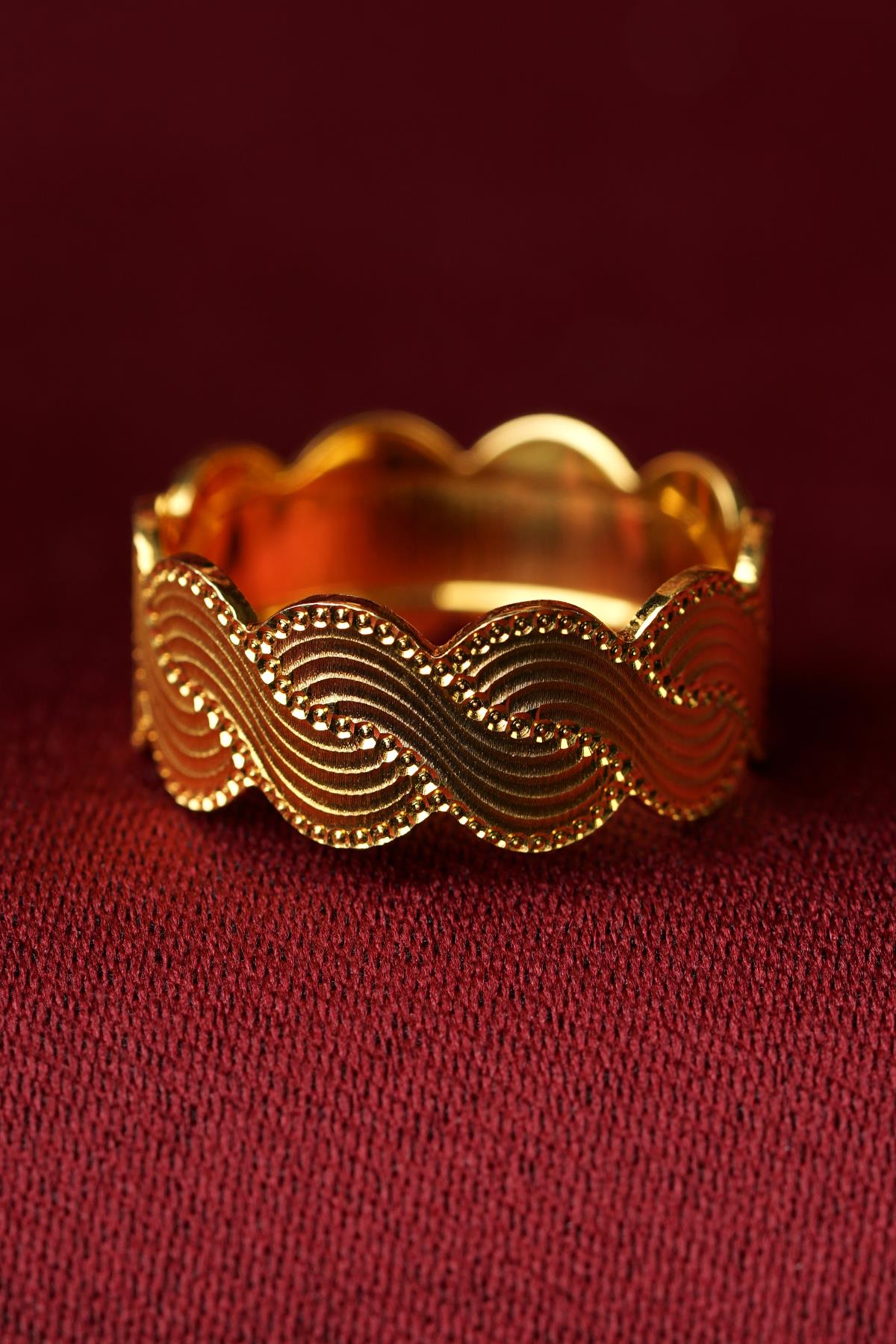 14K Gold Tesoro Wedding Band