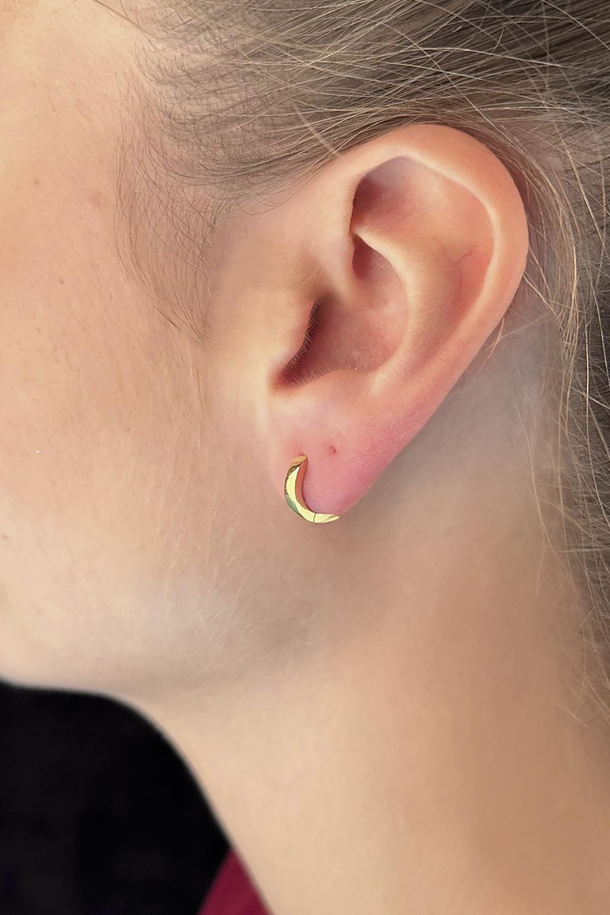14K Gold Thin Flat Huggie Hoop Earrings