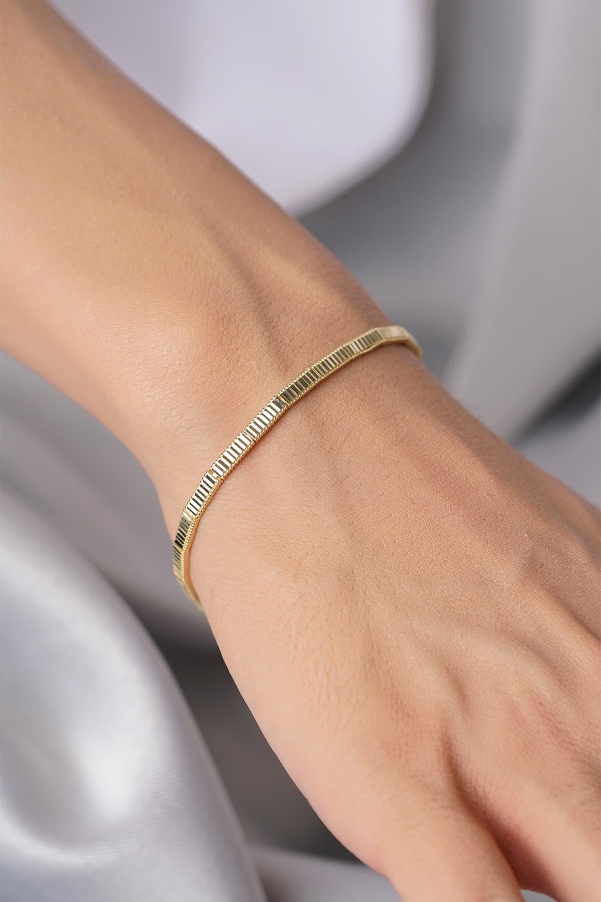14K Gold Thin Patterned Ajda Bracelet