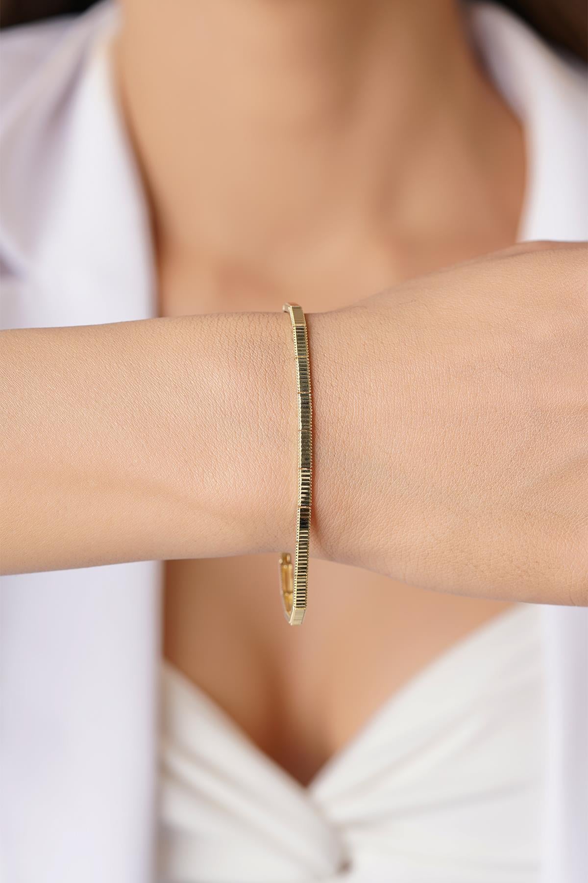 14K Gold Thin Patterned Ajda Bracelet