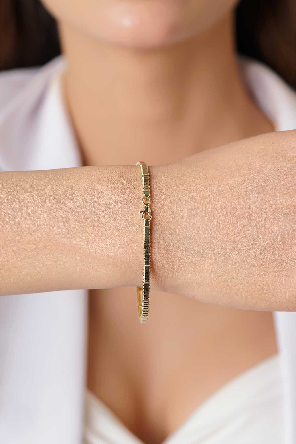14K Gold Thin Patterned Ajda Bracelet