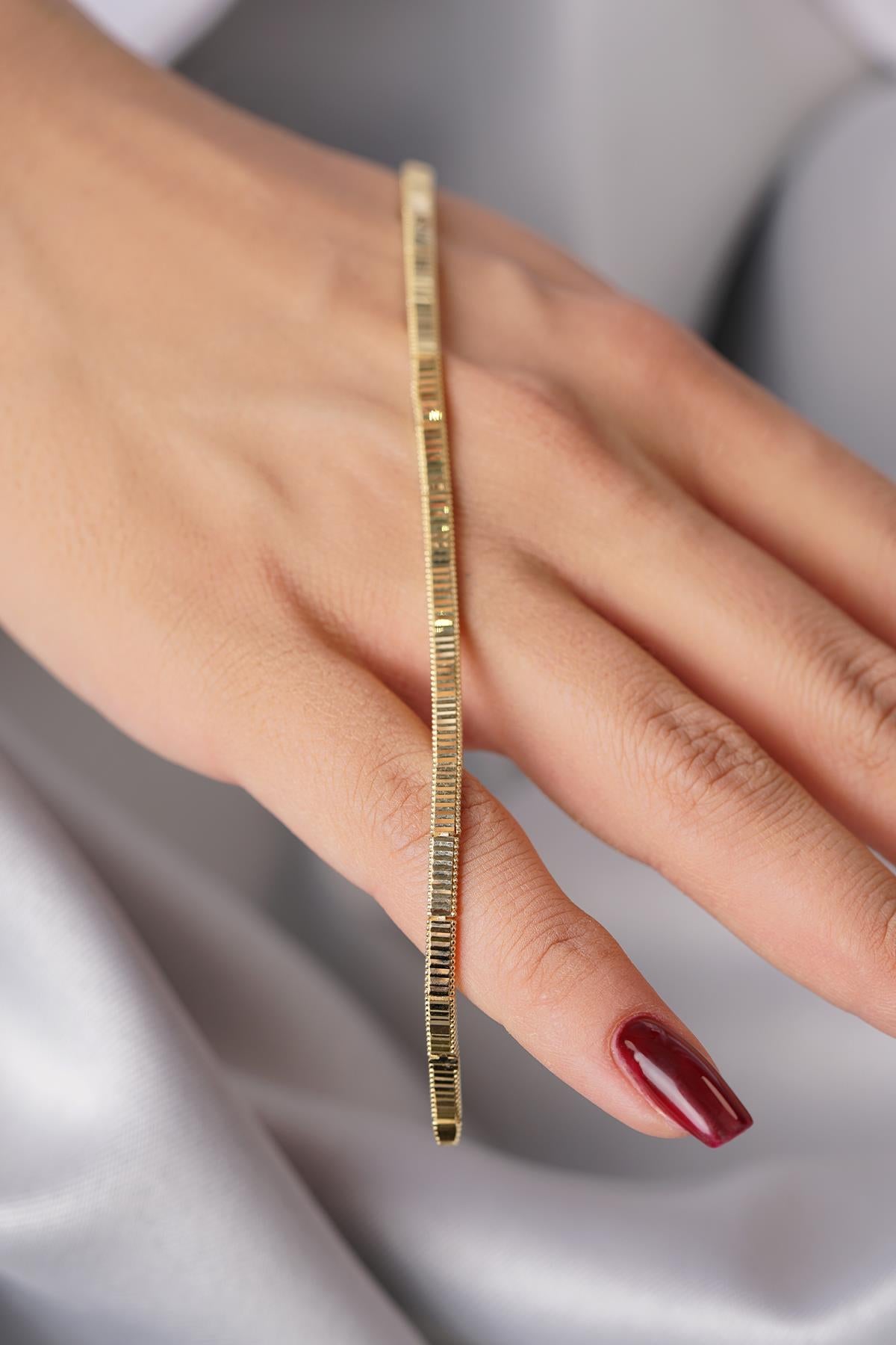 14K Gold Thin Patterned Ajda Bracelet