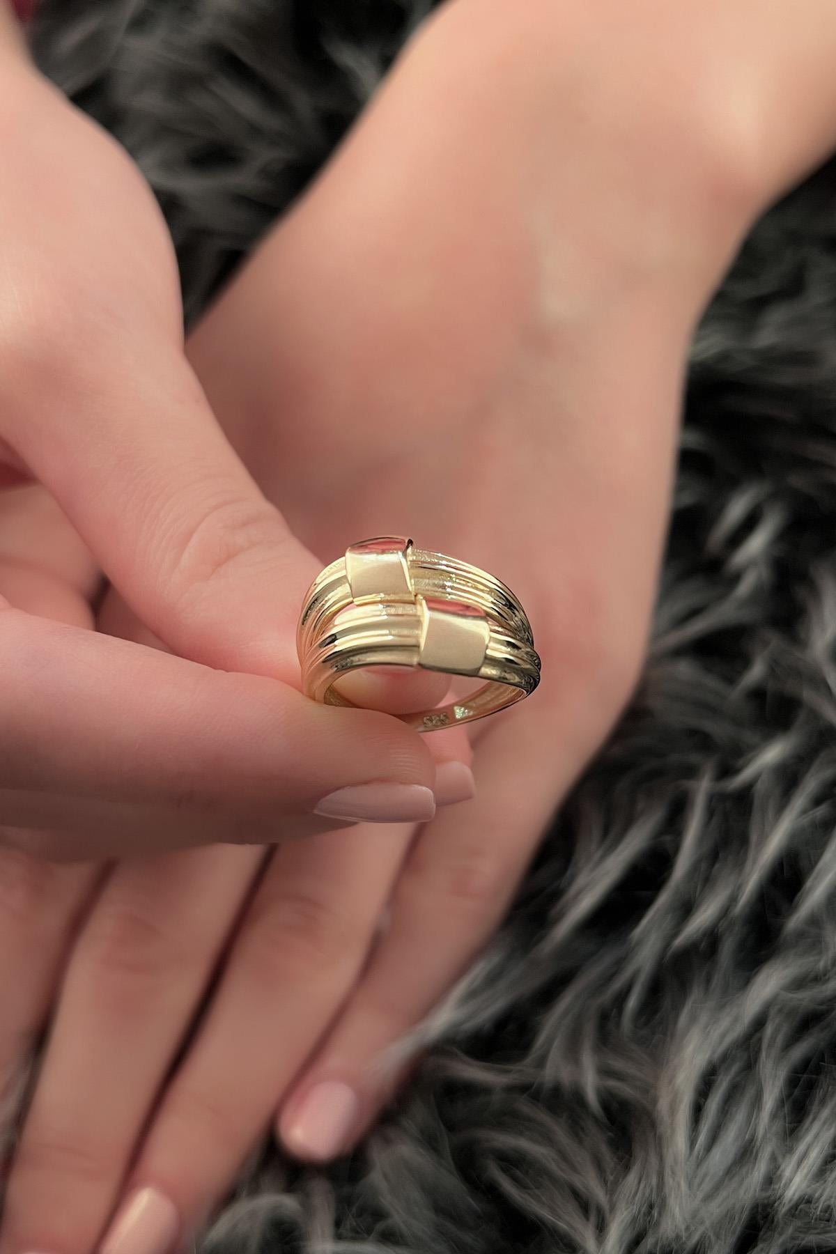 14K Gold Valvetta Ring