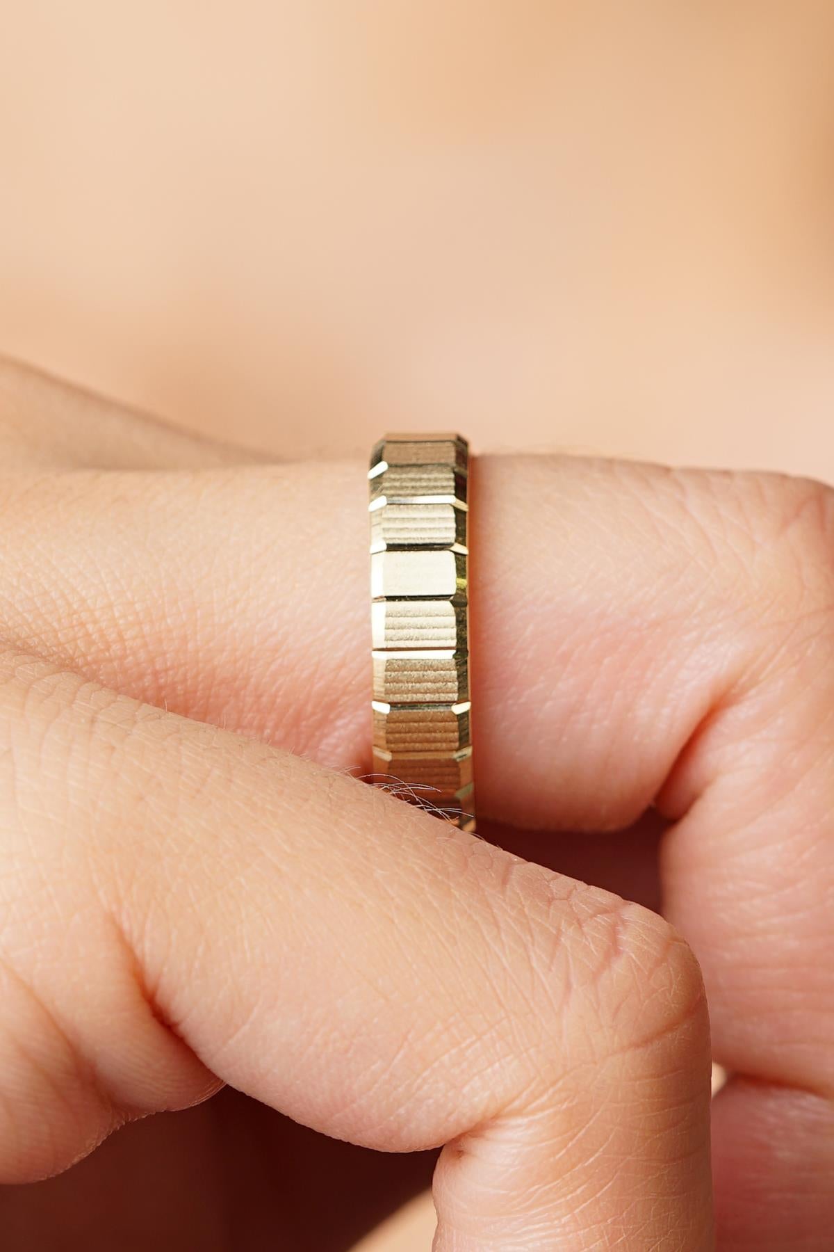 14K Gold Vera Wedding Band