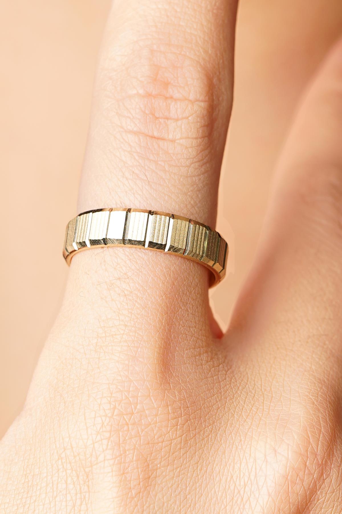 14K Gold Vera Wedding Band
