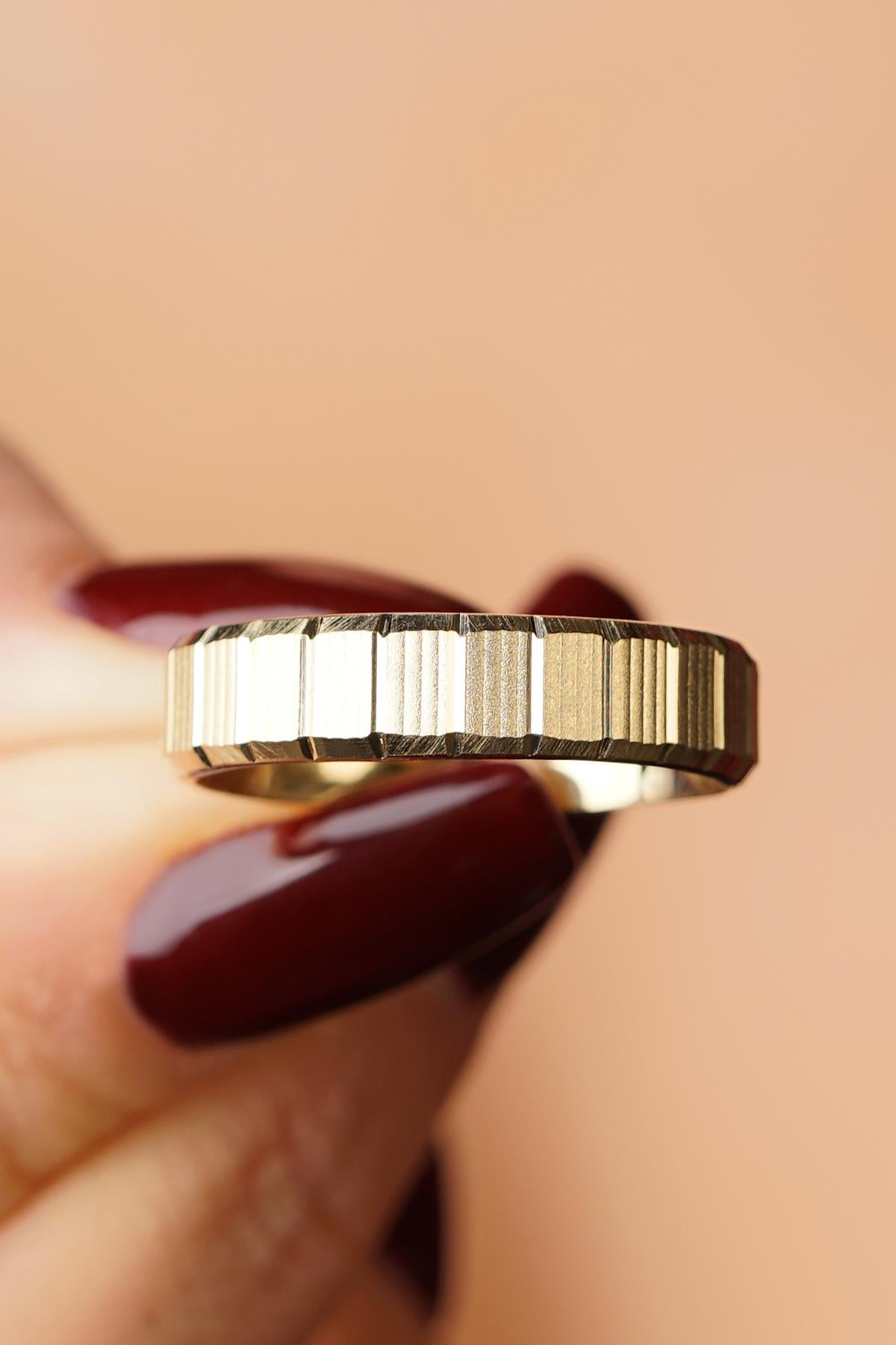 14K Gold Vera Wedding Band