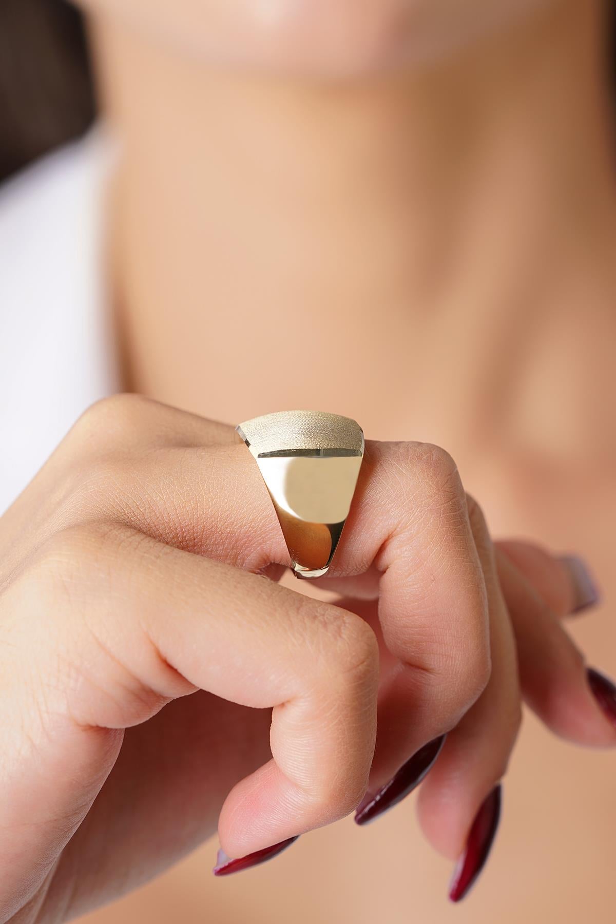 14K Gold Vita Minimalist Band Ring