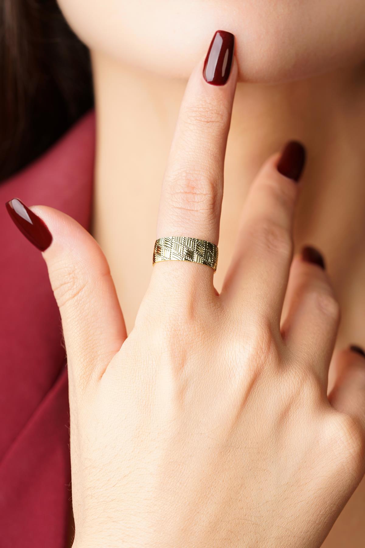 14K Gold Vita Wedding Band