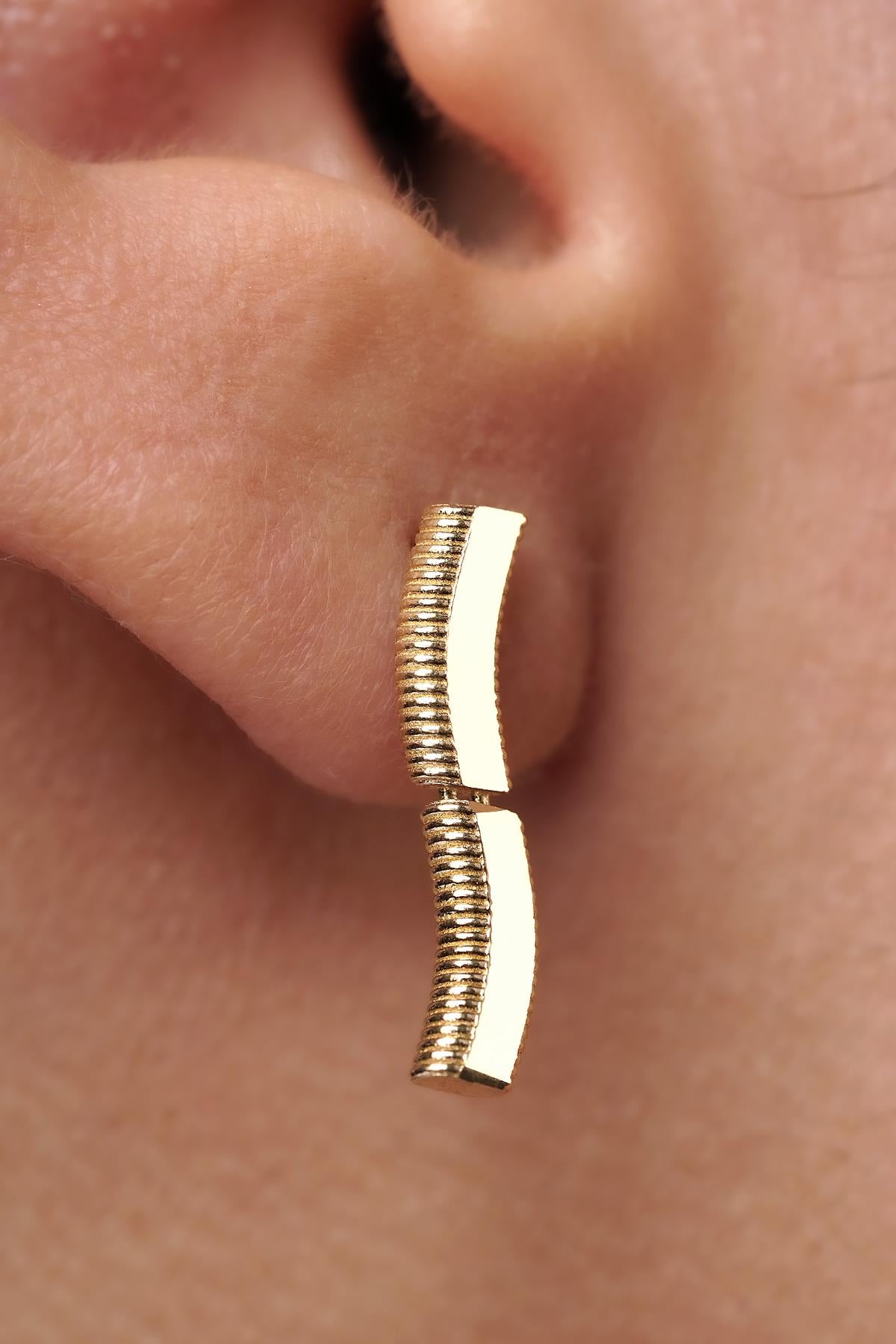 14K Gold Wavy Ajda Earrings