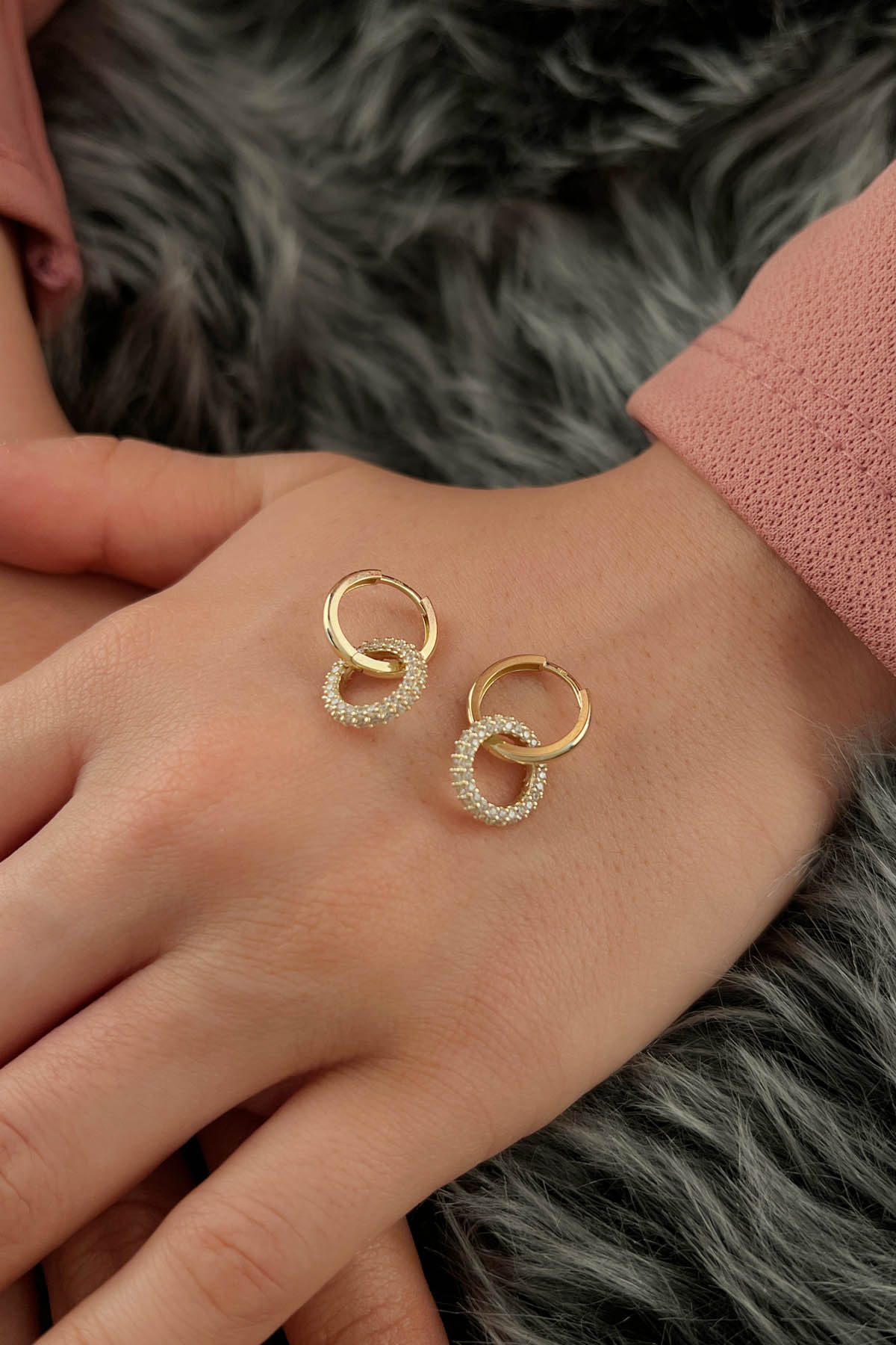 14K Gold White Stone Circle Huggie Hoop Earrings
