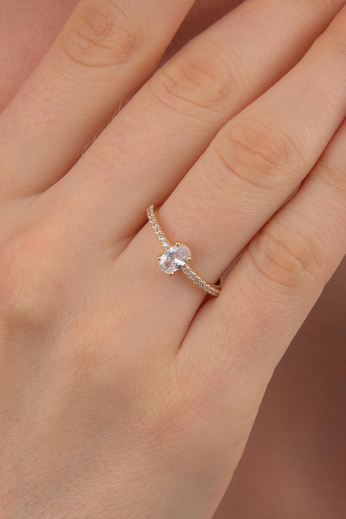 14K Gold White Stone Drop Shape Ring