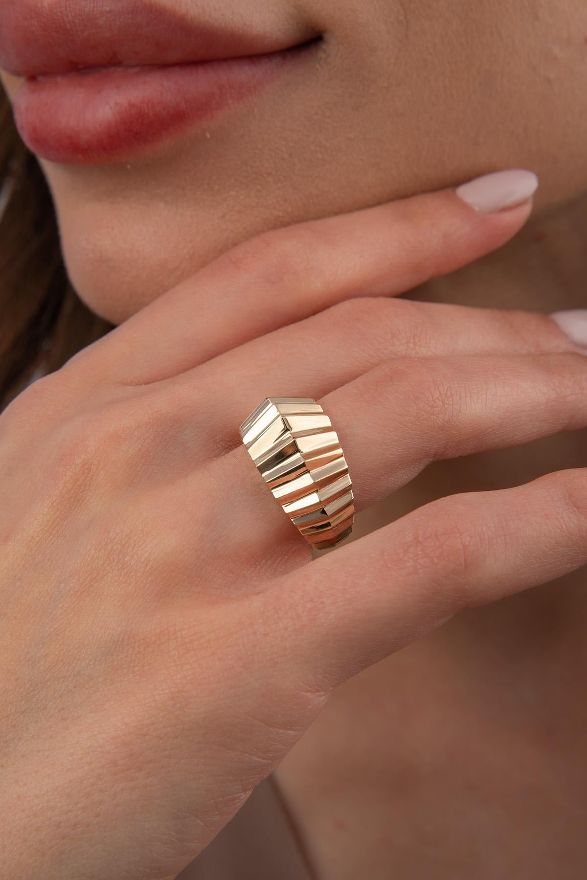 14K Gold ZigZag Croissant Ring