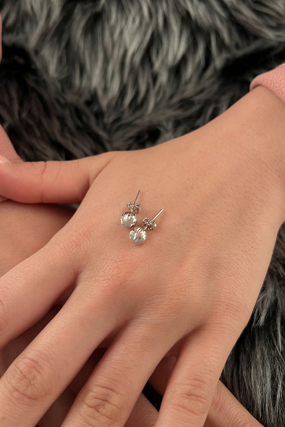 14K White Gold Patterned Medium Ball Stud Earrings