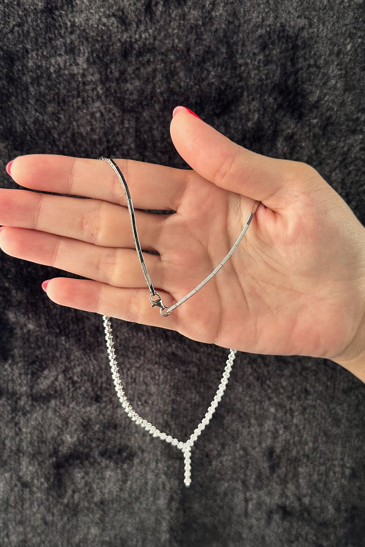 14K White Gold Tasteful Necklace