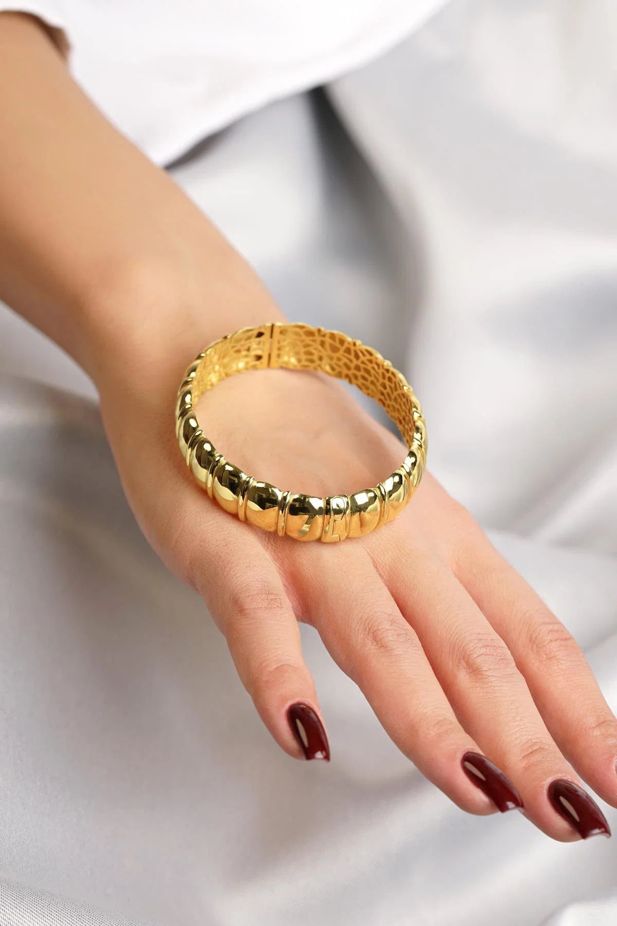14K Gold Thick Dome Clamp Bracelet