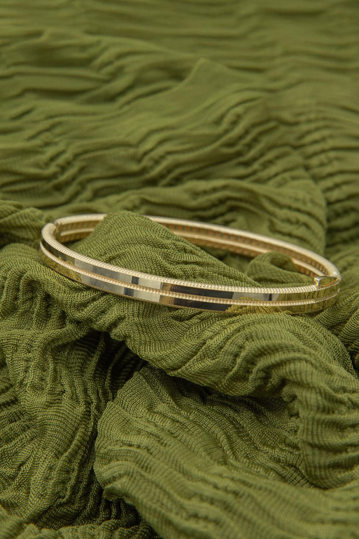 14K Gold Pen-Carved Ajda Cuff