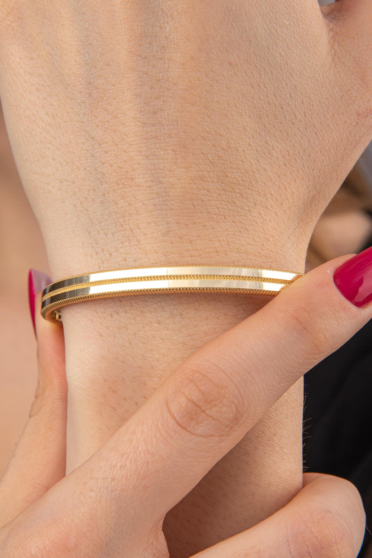 14K Gold Pen-Carved Ajda Cuff