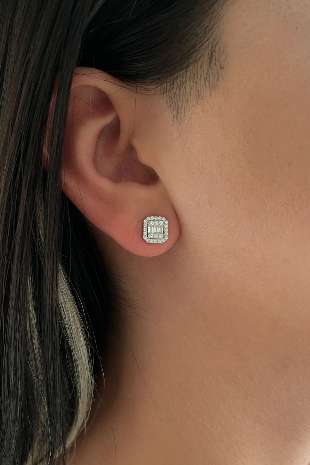 14K Gold Baguette Stud Earrings