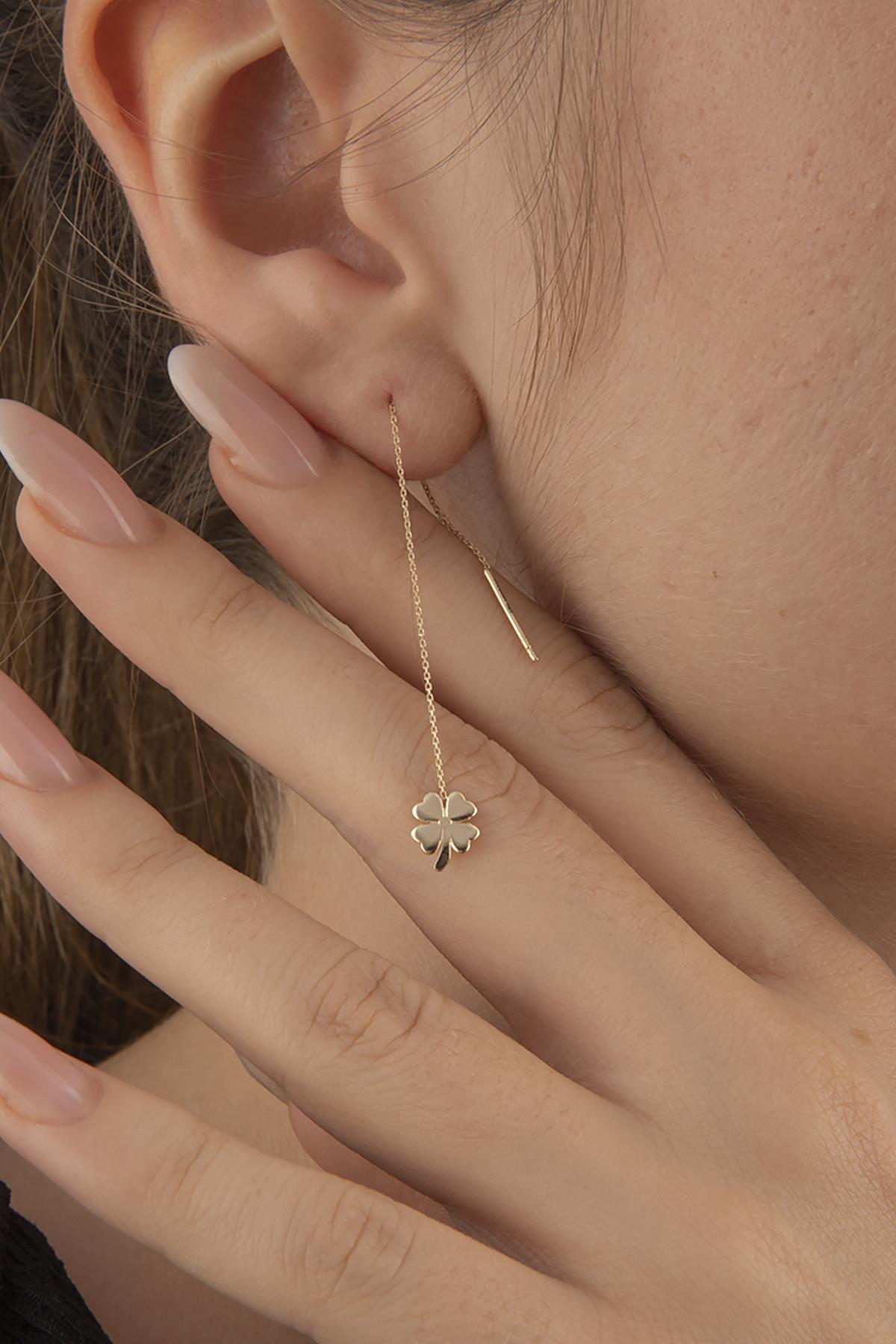 14K Gold Fine Chain  Clover Dangle Stud Earrings