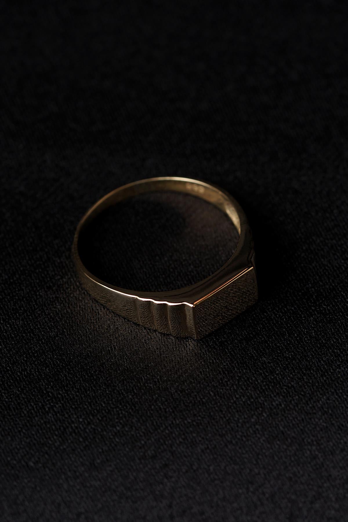 Men's 14K Gold Beveled Signet Ring