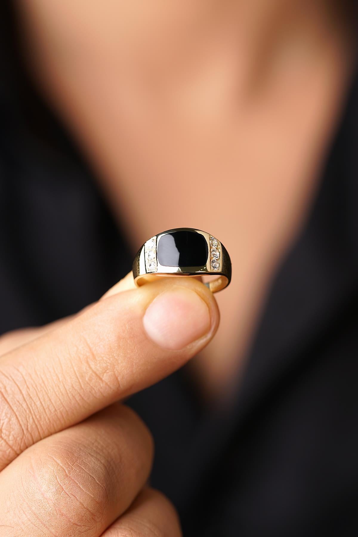 Men's 14K Gold Black Onyx Signet Ring