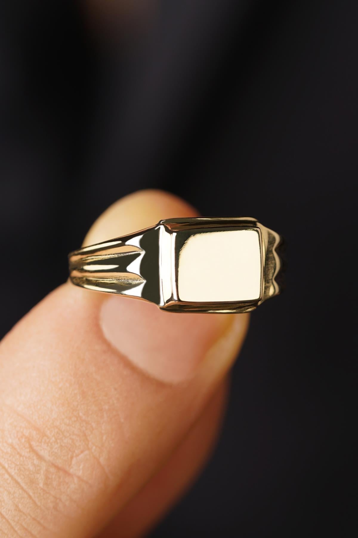 Men's 14K Gold Classic Square Signet Ring