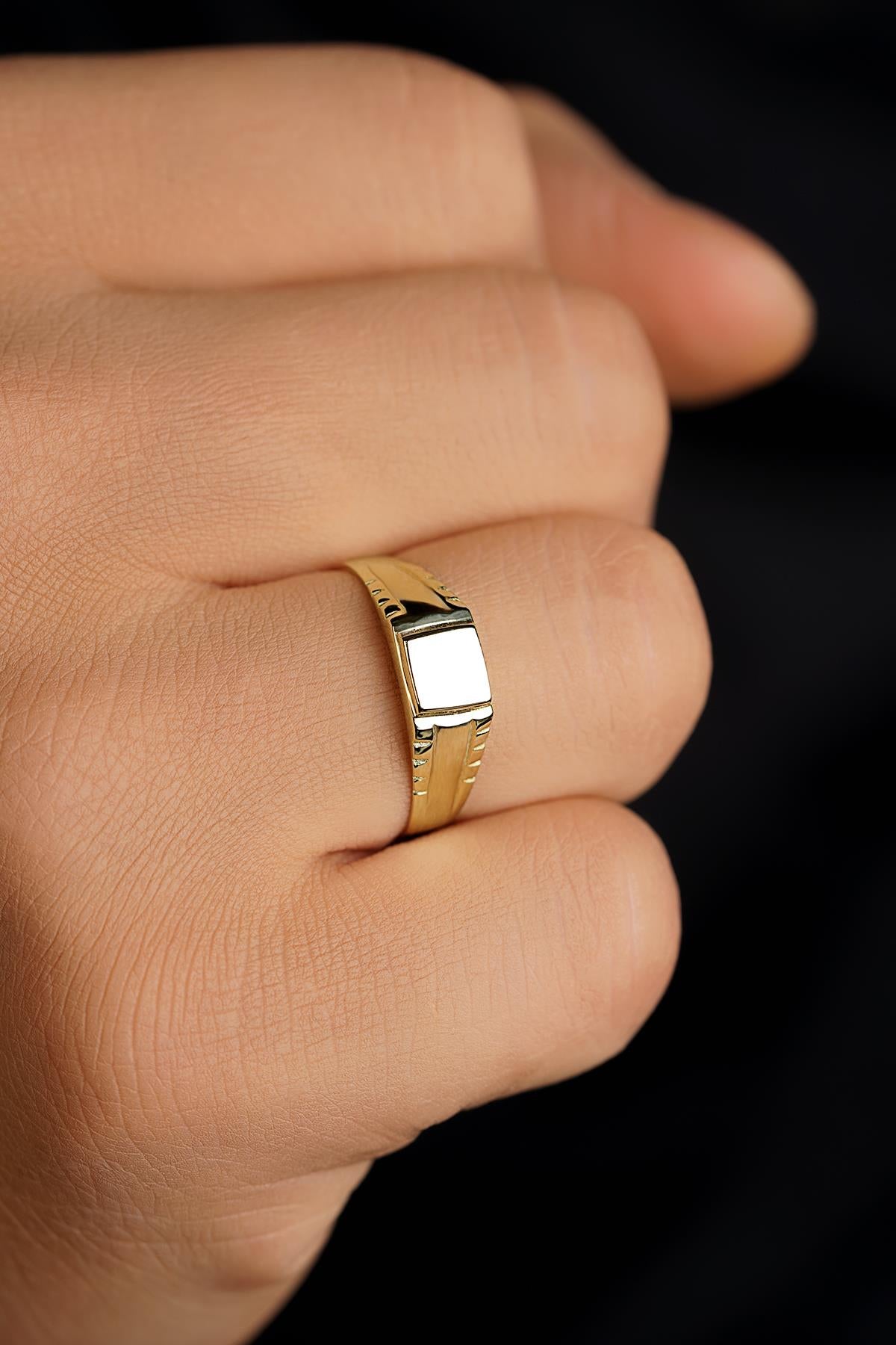 Men's 14K Gold Diamond-Cut Signet Ring
