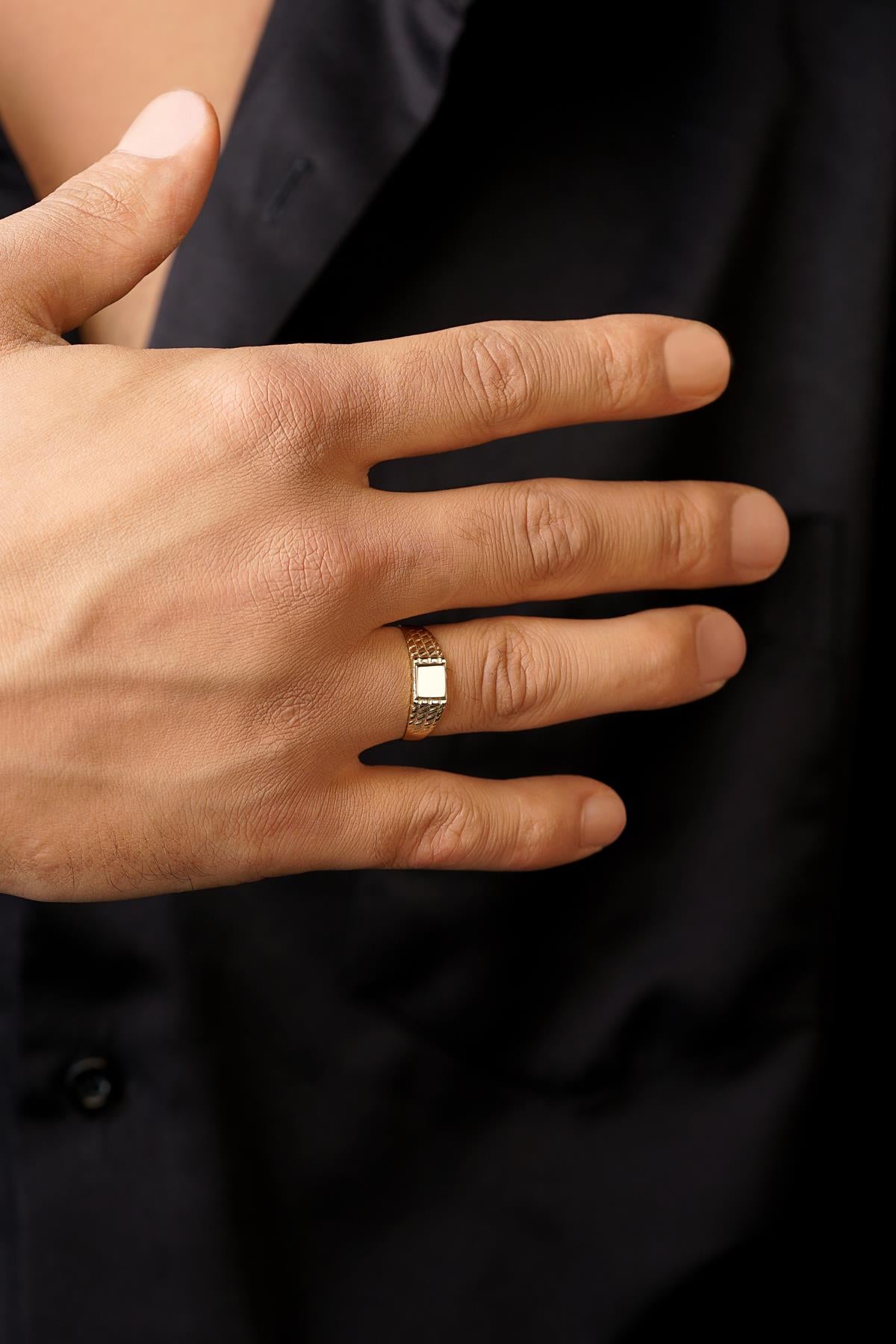 Men's 14K Gold Diamond-Cut Signet Ring