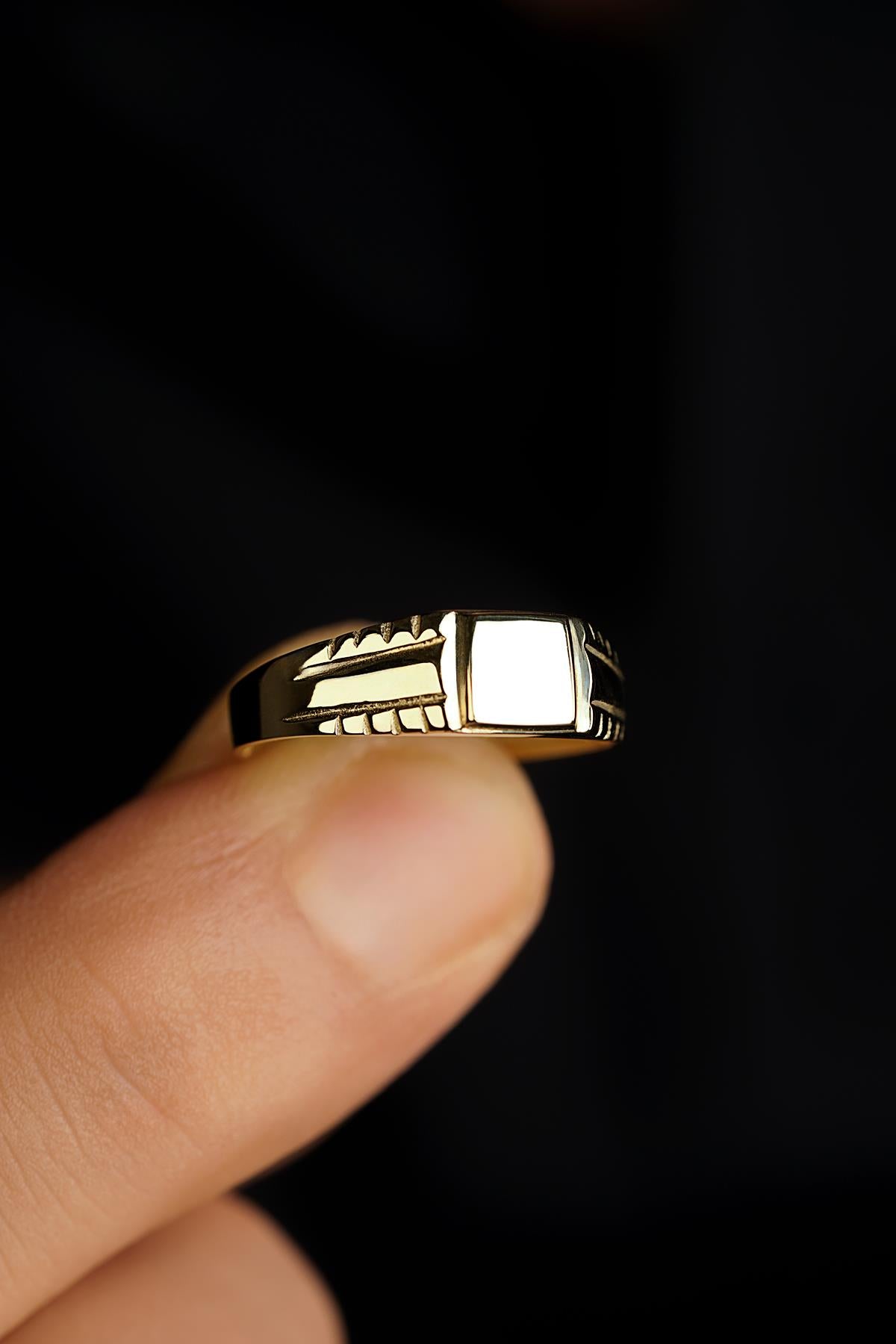 Men's 14K Gold Diamond-Cut Signet Ring