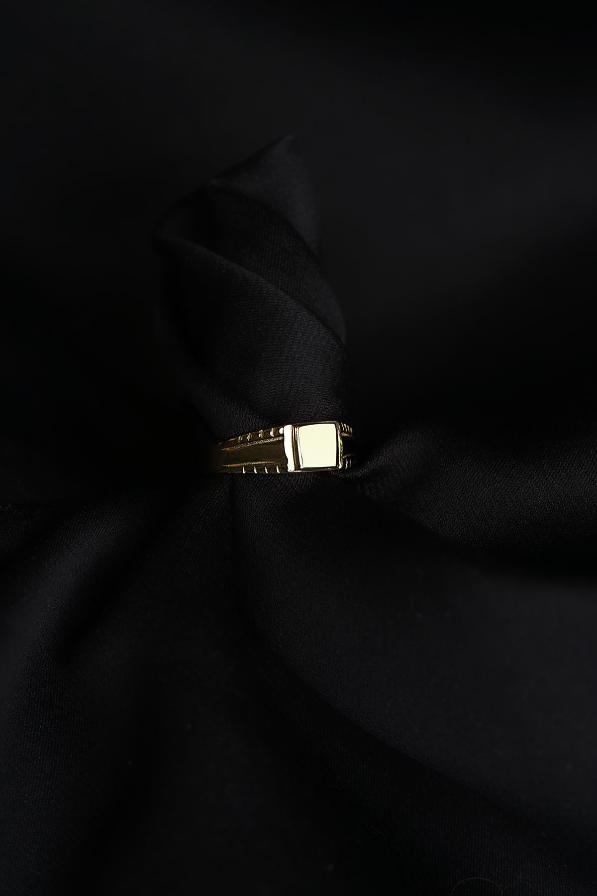 Men's 14K Gold Diamond-Cut Signet Ring