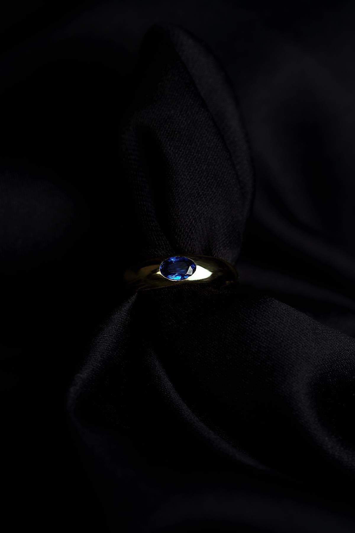 Men's 14K Gold Sapphire Signet Ring