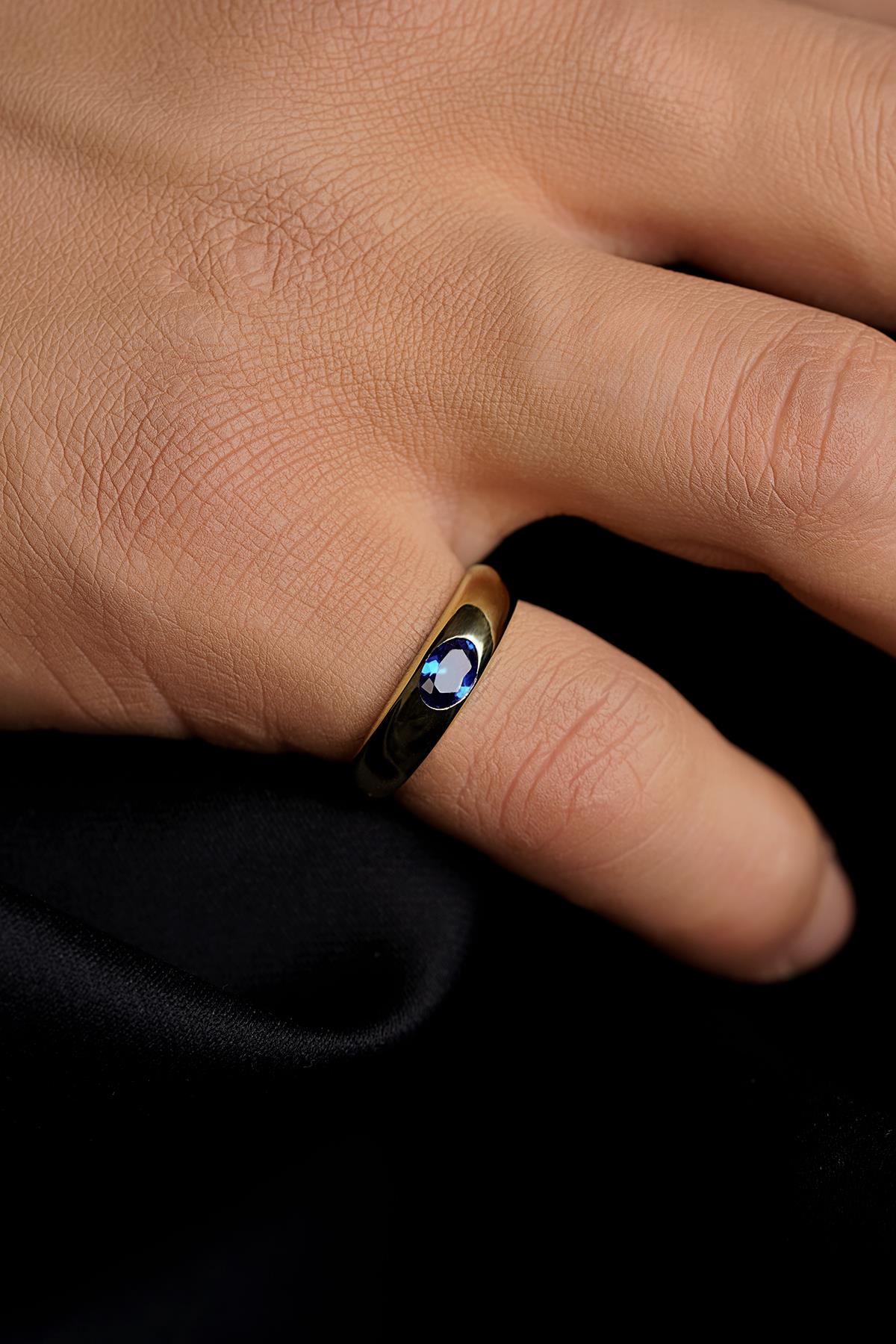 Men's 14K Gold Sapphire Signet Ring