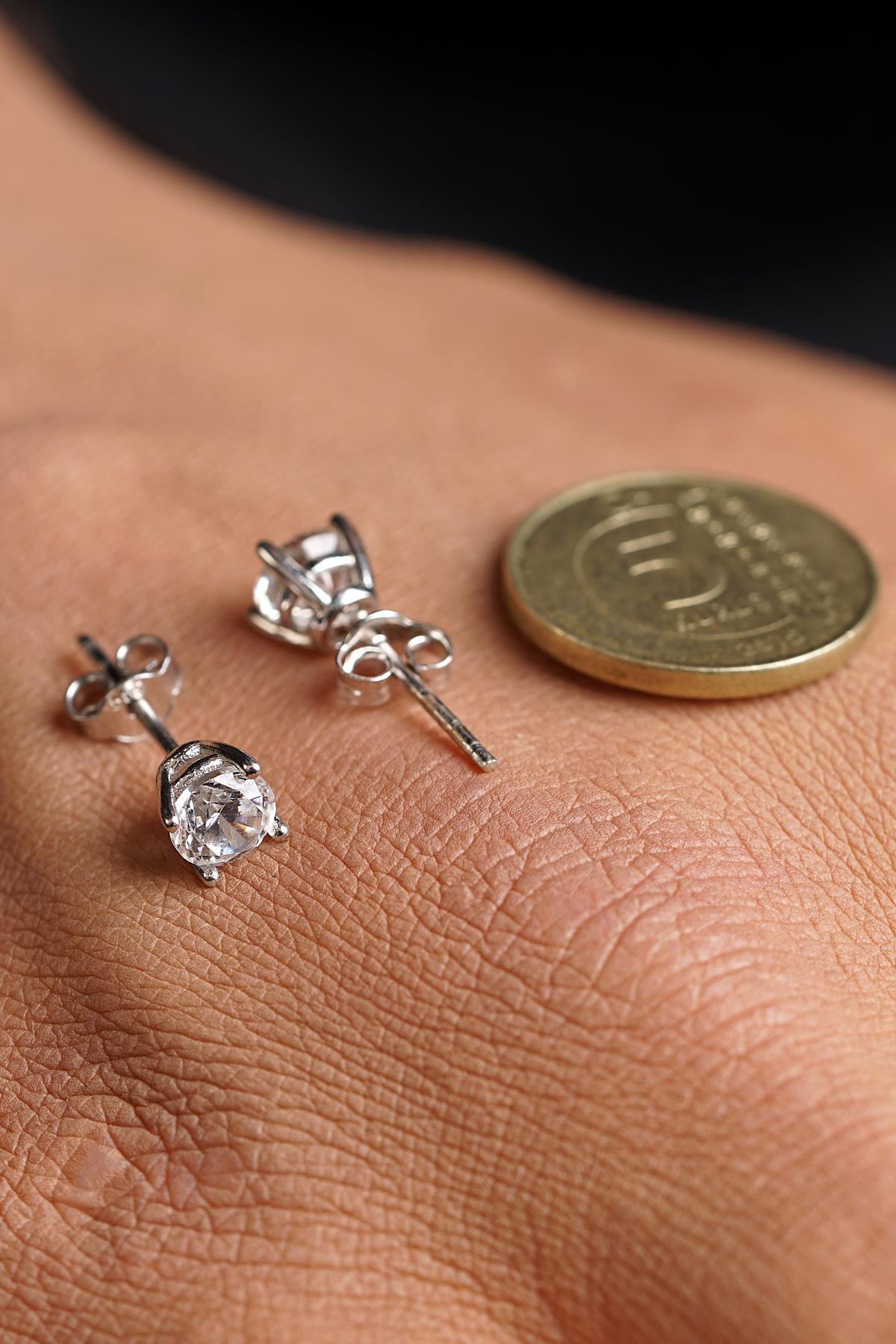 Men's 14K Solid Gold Solitaire Stud Earrings